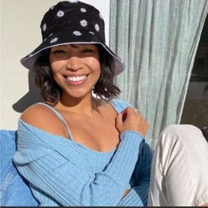 Alice + Olivia Reversible Daisy Bucket Hat